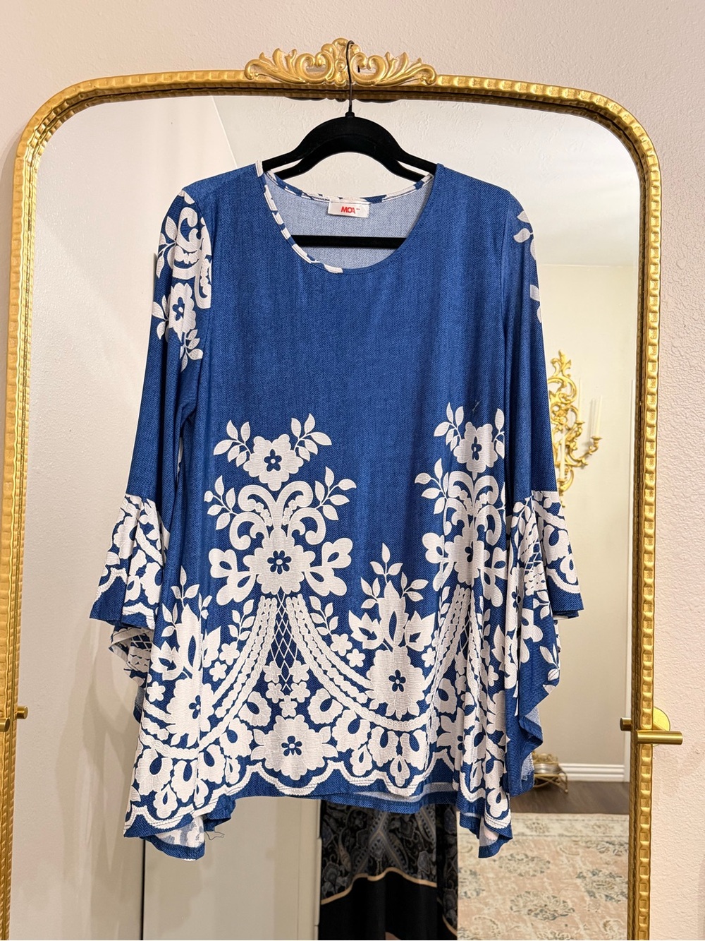 Moa Moa Blue and White Floral Tunic Top